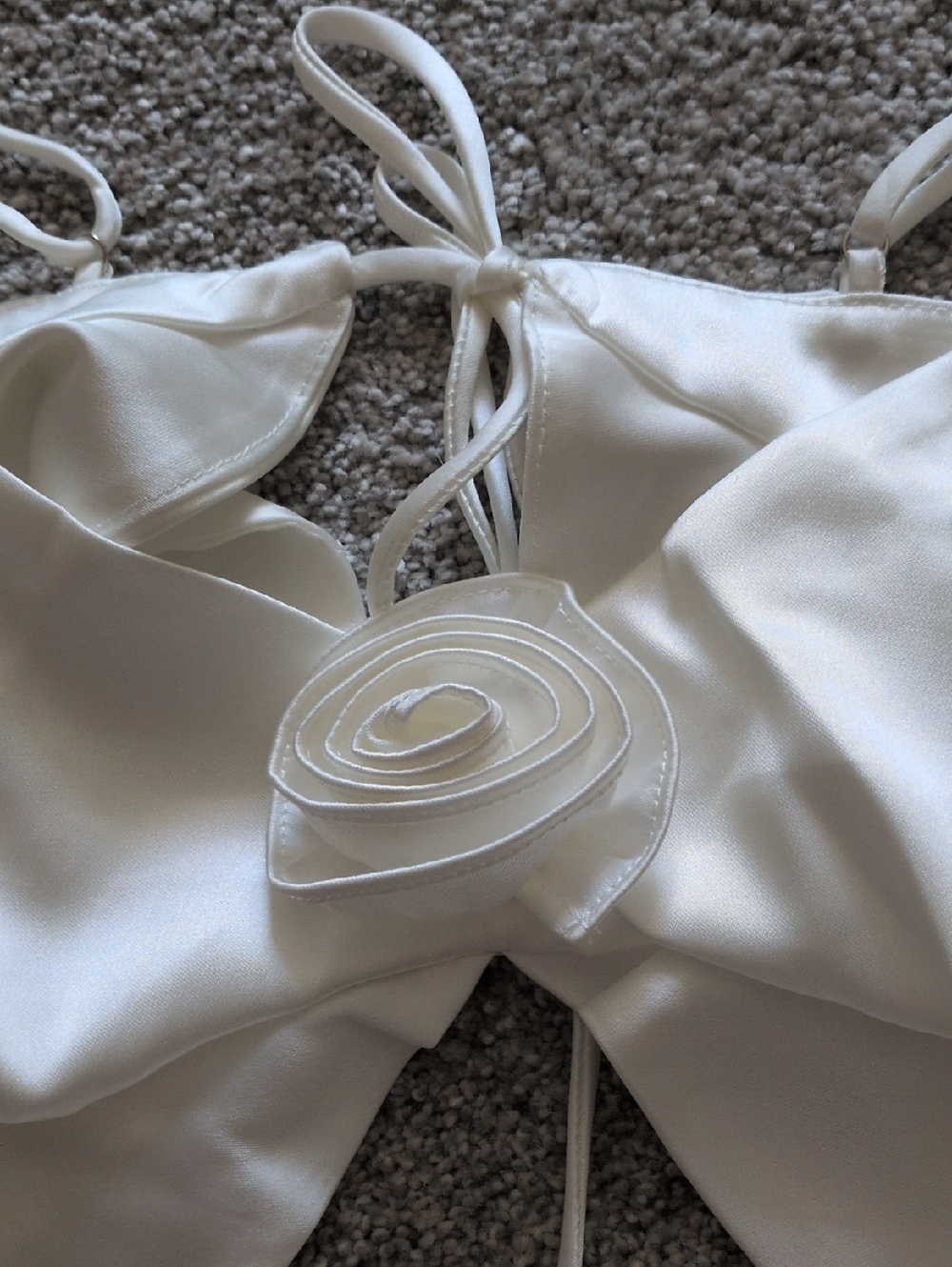 NWT Lulus Sarua Ivory Satin Rosette Two-Piece Lingerie Pajama Set Size Medium - Picture 3 of 9